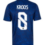 Kroos 8(Segunda Equipación)
